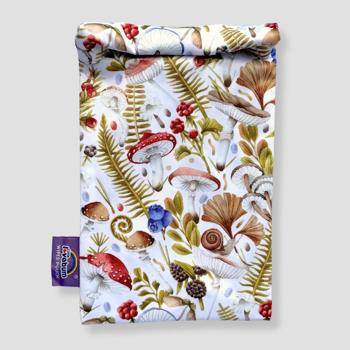 Little Lovebum Wetbag Mini - Bosvruchten - Wetbag mini - MamaMilla