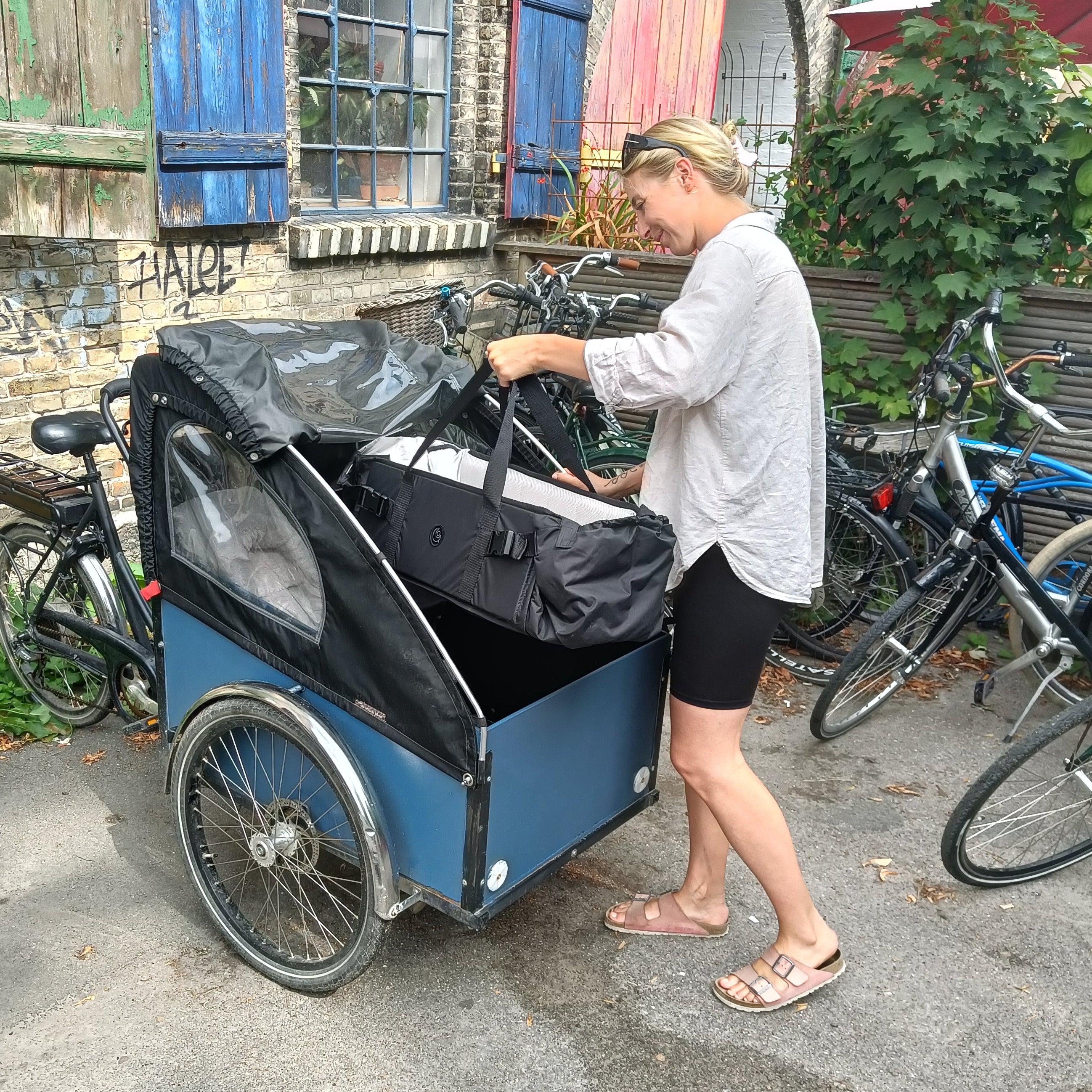 Paketerbjudande: Easygrow Favn babynest/lift + lekhängare - Babylift - MamaMilla