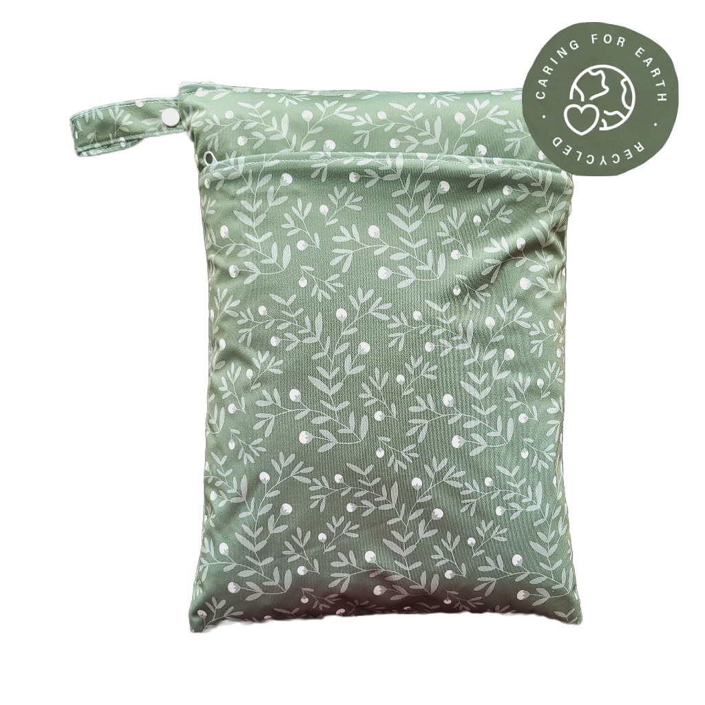Der schwedische Wald | Wetbag mittel: Dimgrön - - MamaMilla