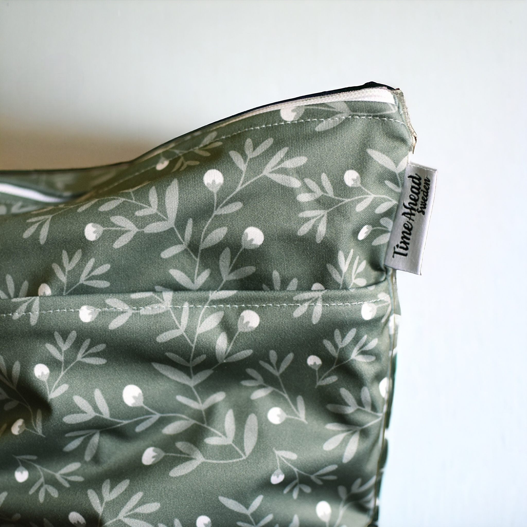 Der schwedische Wald | Kleiner Wetbag: Hopfenblüten grün - - MamaMilla