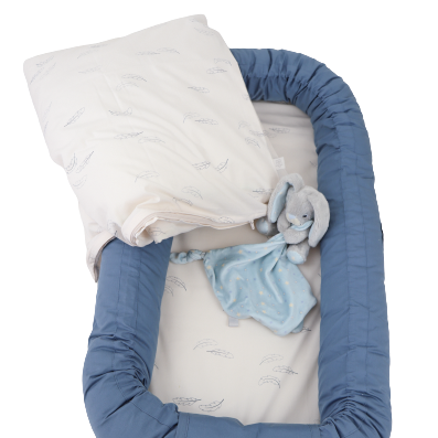 MamaMilla babysengetøj i økologisk bomuld - Blue feathers - Babysengetøj - MamaMilla