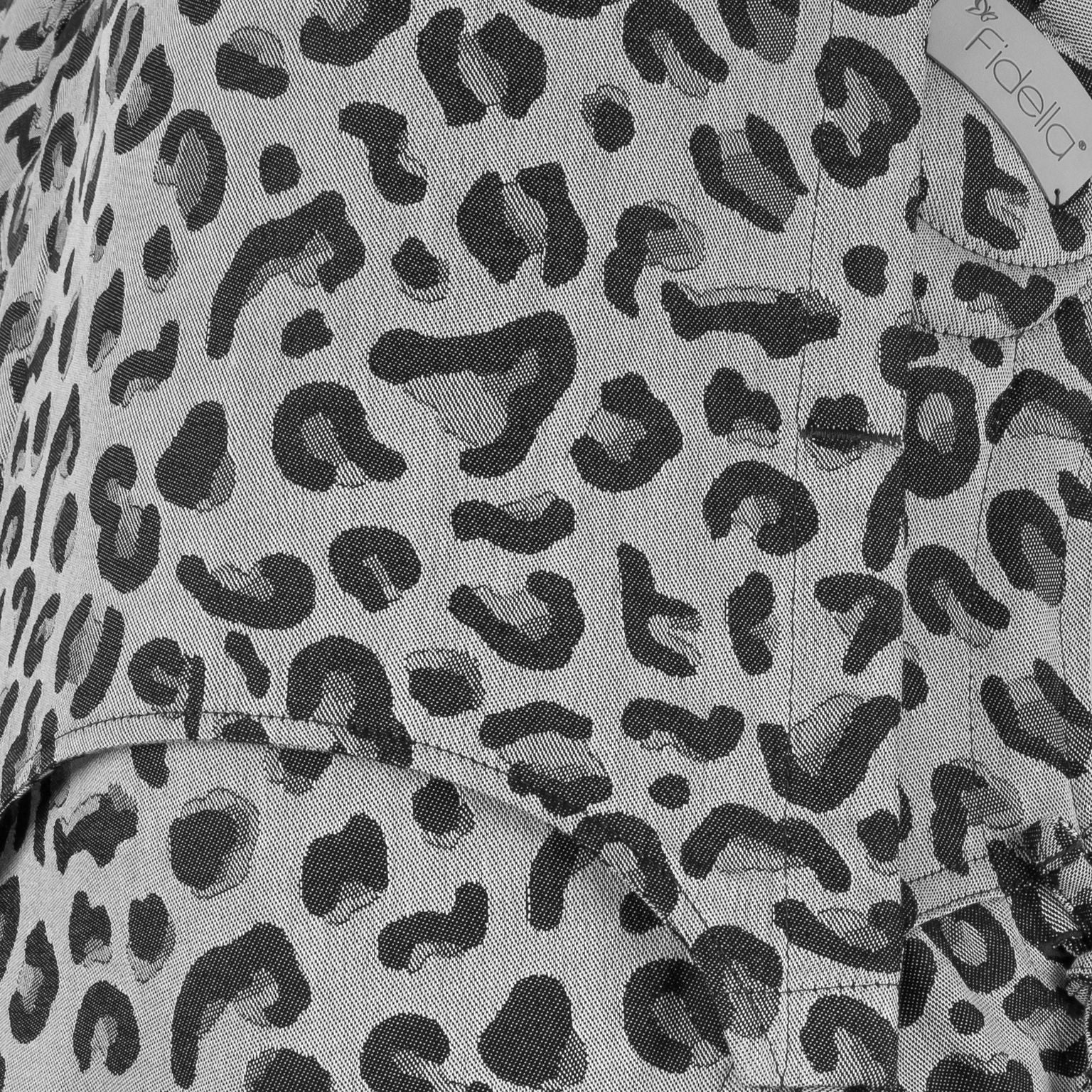 Fidella FlyClick Draagzak - Leopard Silver - Peuter - draagzak - MamaMilla