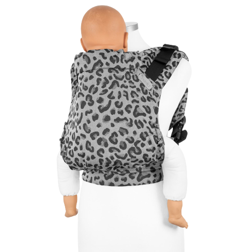 Fidella Fusion Fullbuckle Bæresele - Leopard Silver - Baby - bæresele - MamaMilla