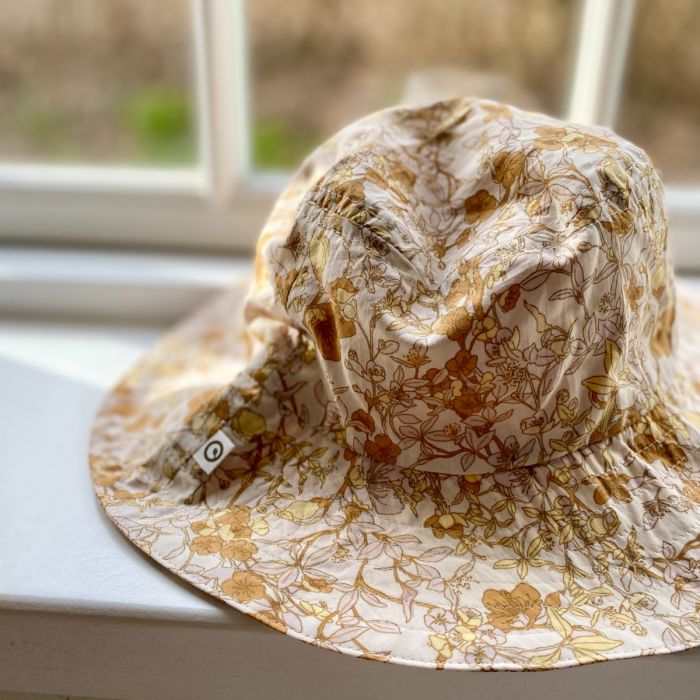 Müsli Biologisch Poplin Babymutsje - Fiona - Botercrème - Zonnehoedje - MamaMilla