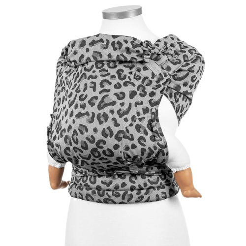 Fidella Fly Tai Draagzak - Leopard Silver - Babydraagzak - MamaMilla